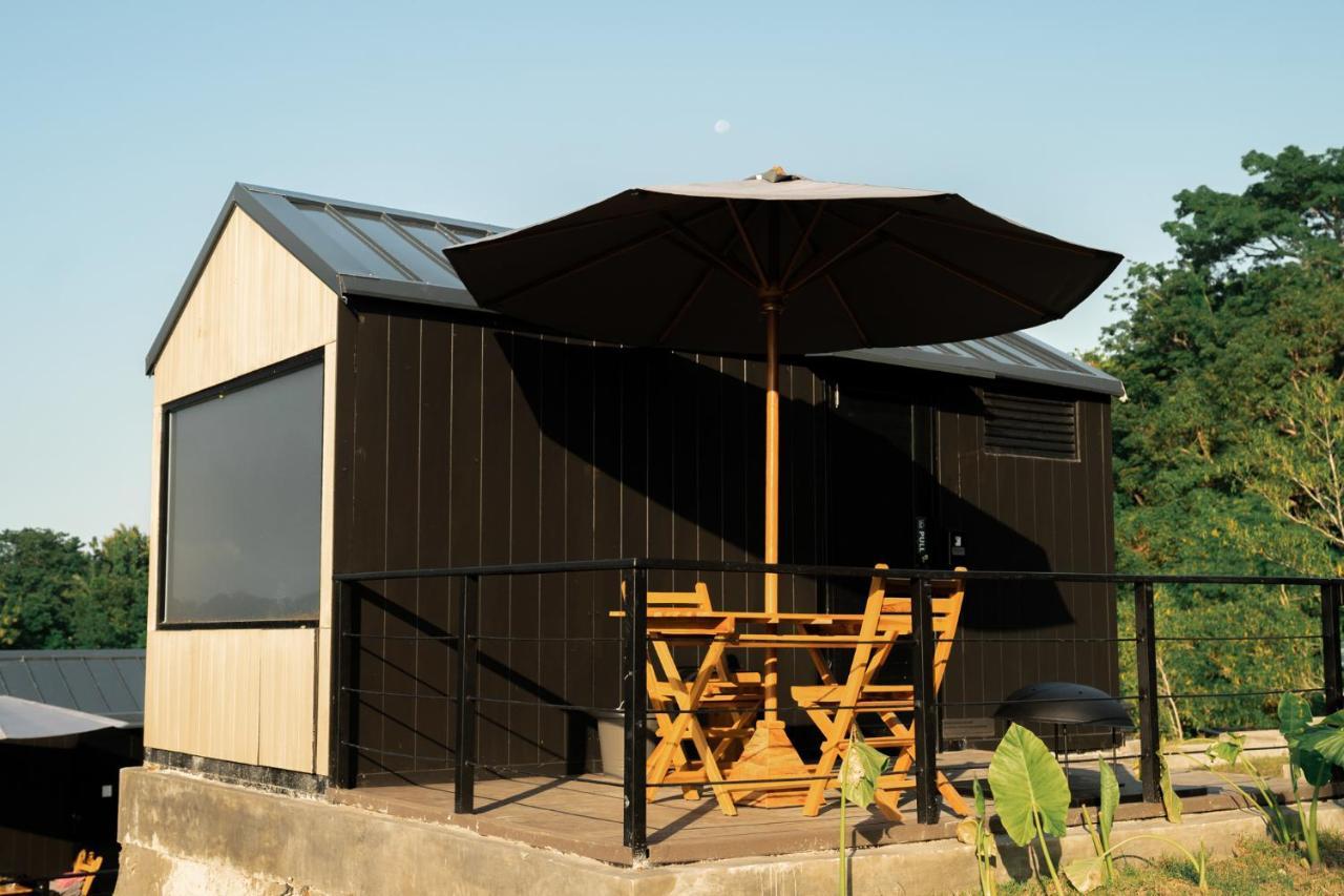Bobocabin Umarato, Sumba ワイカブバック エクステリア 写真